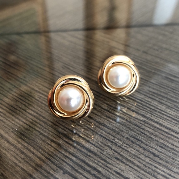 Vintage Jewelry - Vintage Pearl Button Earrings with Gold-tone Frame